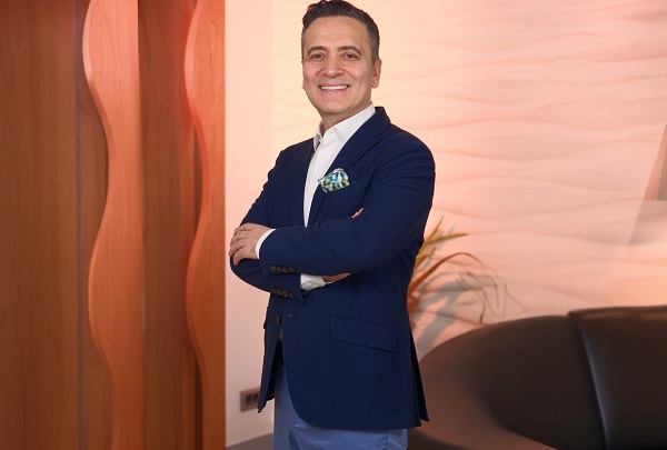 Doç. Dr. Süleyman Eserdağ, kadınlarda doğum sonrası yaşanan problemleri ve tedavi yöntemlerini açıkladı